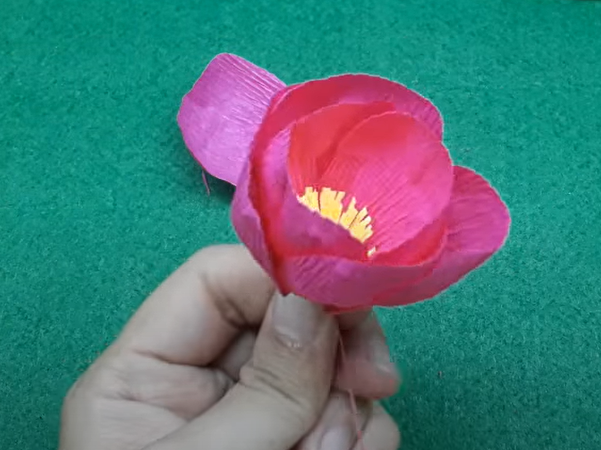 Bật mí cách làm hoa hải đường bằng giấy nhún