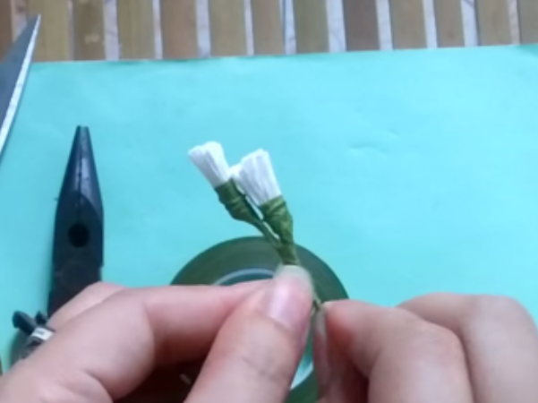 Cách làm hoa salem đơn giản bằng giấy nhún