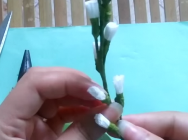 Cách làm hoa salem đơn giản bằng giấy nhún