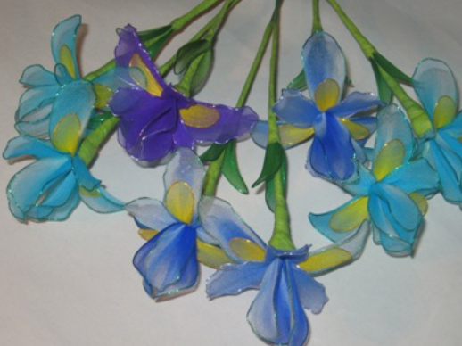 Học ngay cách làm hoa diên vĩ bằng vải voan cực đẹp