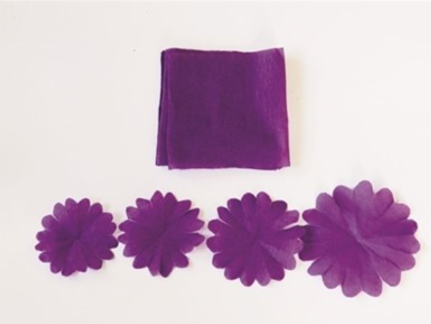 Cách làm hoa oải hương với 3 bước đơn giản từ giấy nhún