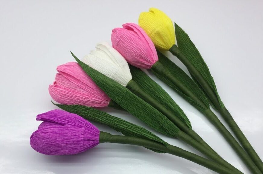 Cách làm hoa tulip từ giấy nhún cực kì xinh