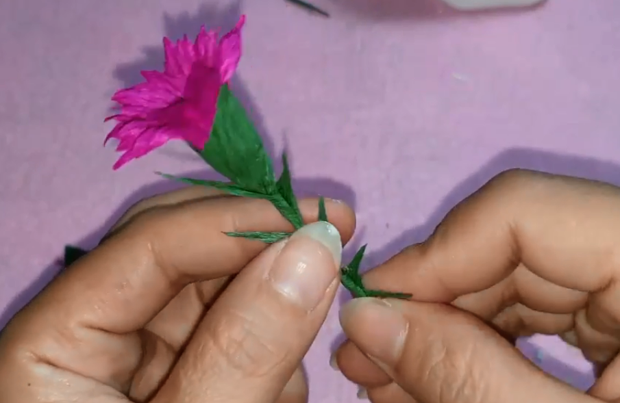 Ngẫu hứng tạo hoa thạch thảo lạ mắt bằng giấy nhún