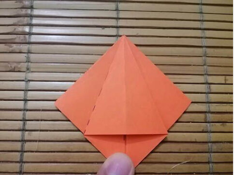 Nghệ thuật gấp giấy origami hình bông hoa huệ