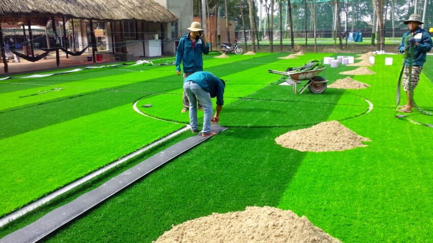 Cách thức tiến hành thiết kế sân vườn sinh động với cỏ nhân tạo sân vườn