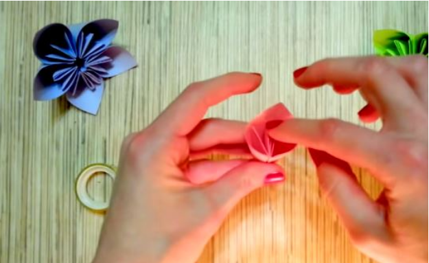 Bật mí cho bạn cách gấp hoa anh đào bằng giấy origami ai cũng biết làm