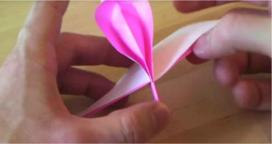 Tạo hình hoa lan đẹp hút mắt với phong cách gấp giấy Origami cực độc đáo